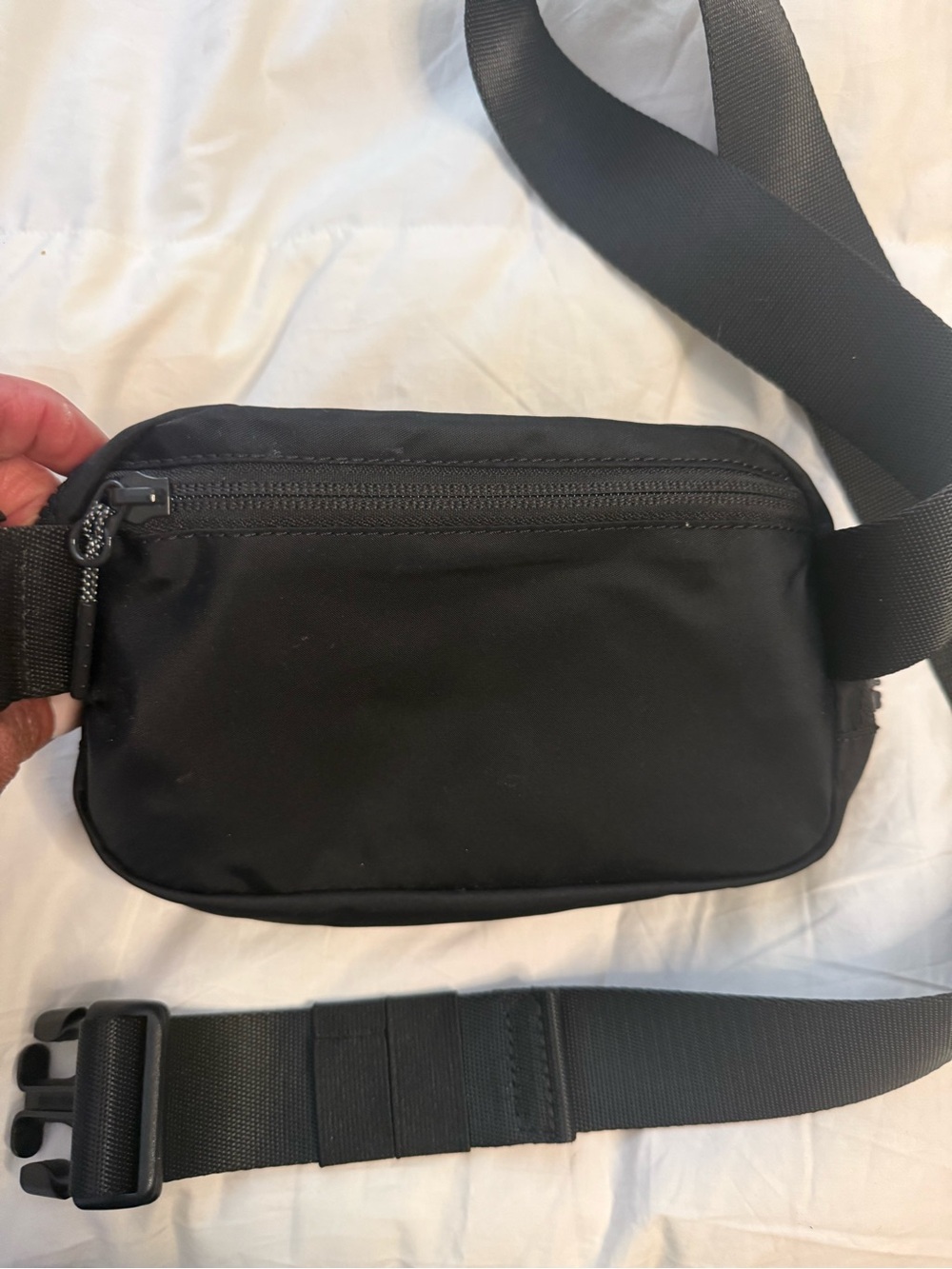 lululemon Everywhere Belt Bag 1L with Adjustable Strap. Black/silver Like New. - Picture 2 of 5
